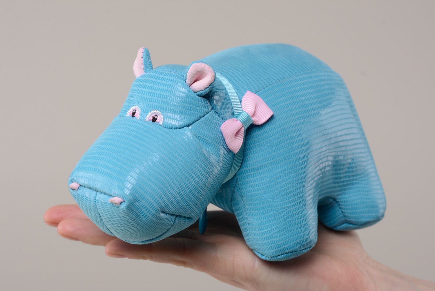 Blue leather interior toy hippo with zipper photo 4