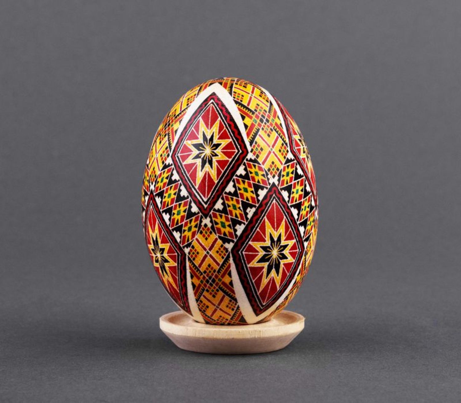 Handmade Easter egg with ornament photo 2