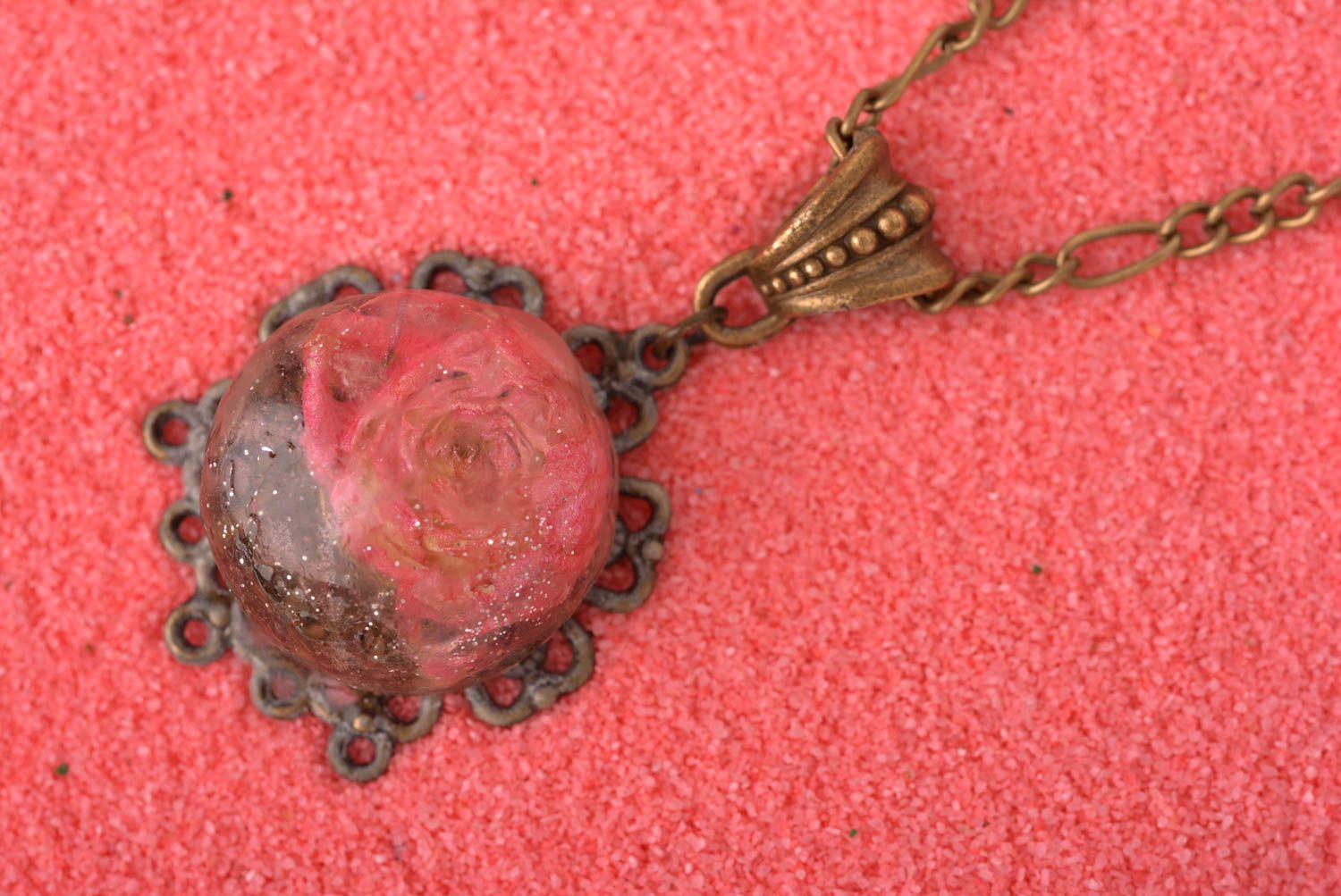 Colgante artesanal con flor rosa accesorio para mujer adorno para el cuello foto 1
