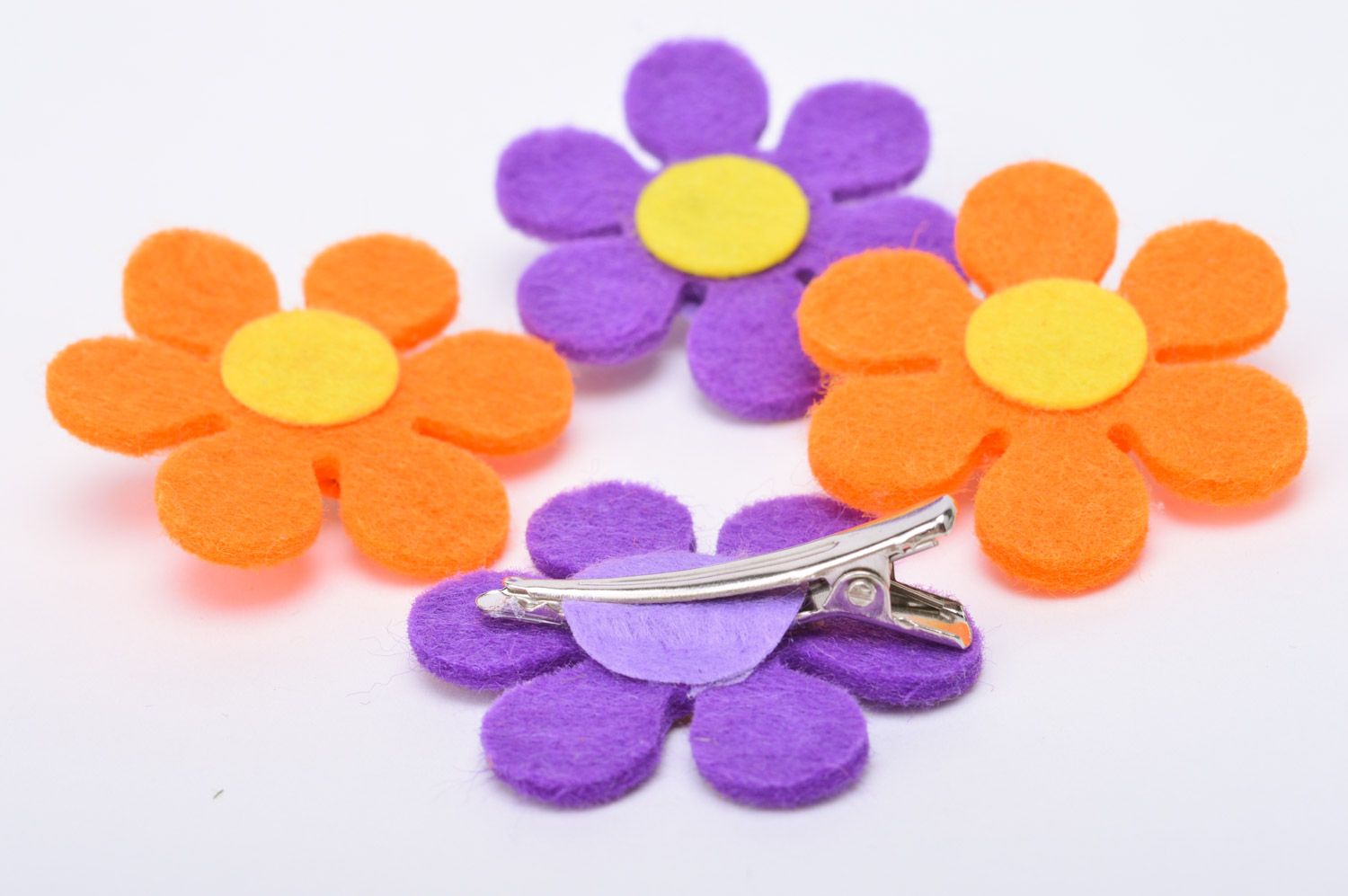 Handmade set of bright soft hair pins made of felt for girls 3 pieces photo 4