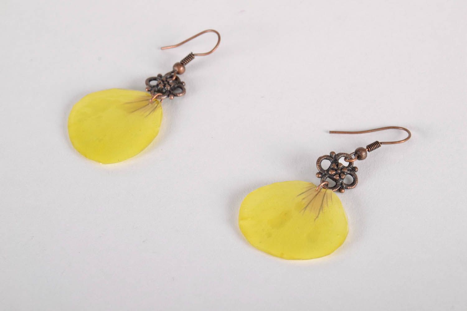 Earrings with petals of flowers photo 2