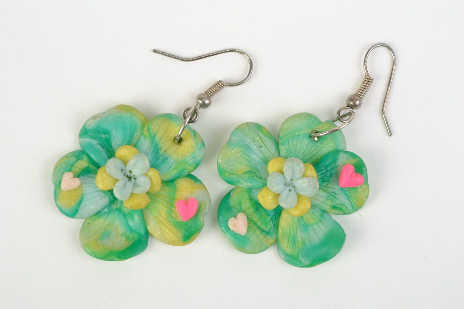 Schöne originelle Blumen Ohrringe mit Anhängern aus Polymerton Handarbeit  foto 3