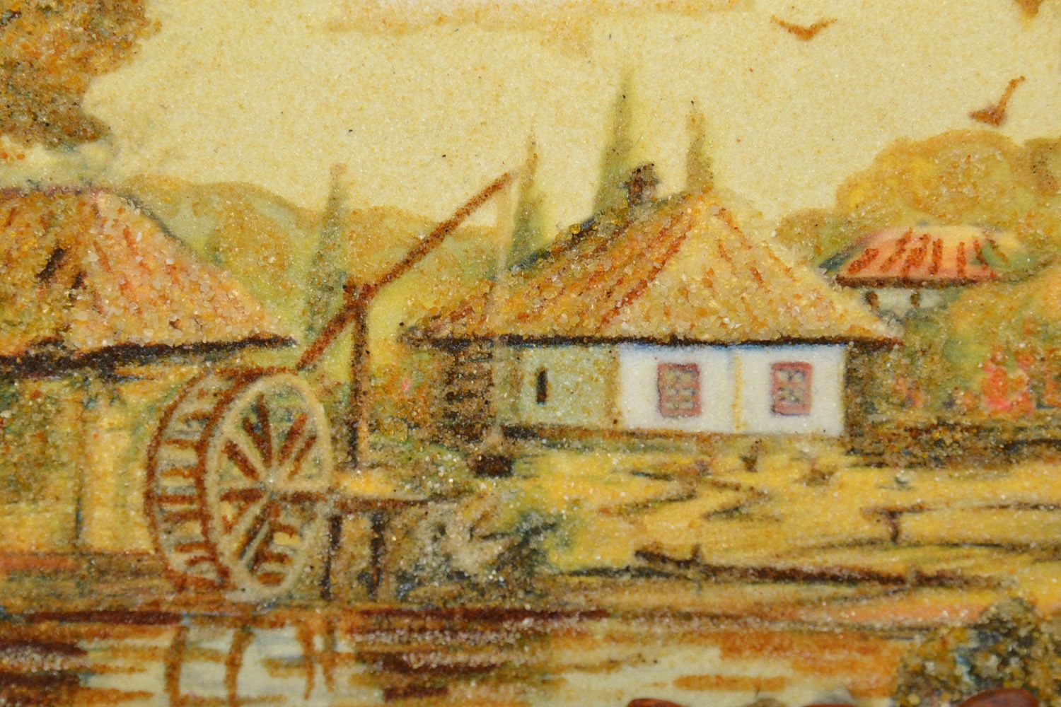 Картина из янтаря с деревенским пейзажем  фото 3