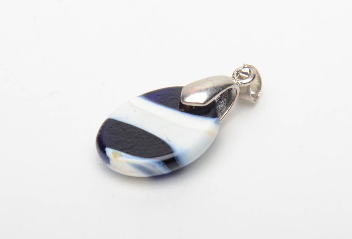 Small fused glass pendant photo 5