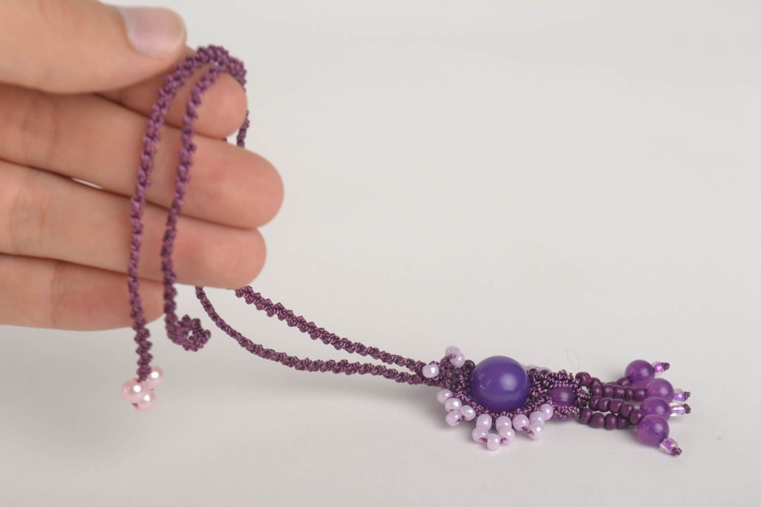 Украшение ручной работы подвеска на шею кулон из бисера макраме фиолетовый фото 5
