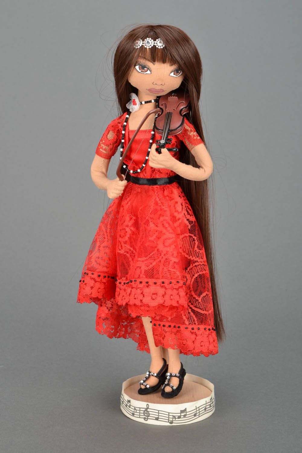 Bambola bella in stoffa fatta a mano pupazzo tessile originale con supporto
 foto 1