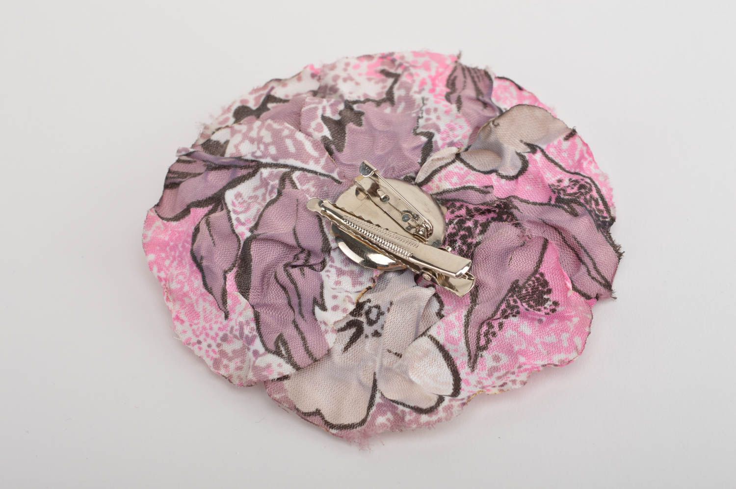 Оригинальная заколка брошь из ткани хлопка в виде цветка розовая ручной работы фото 3