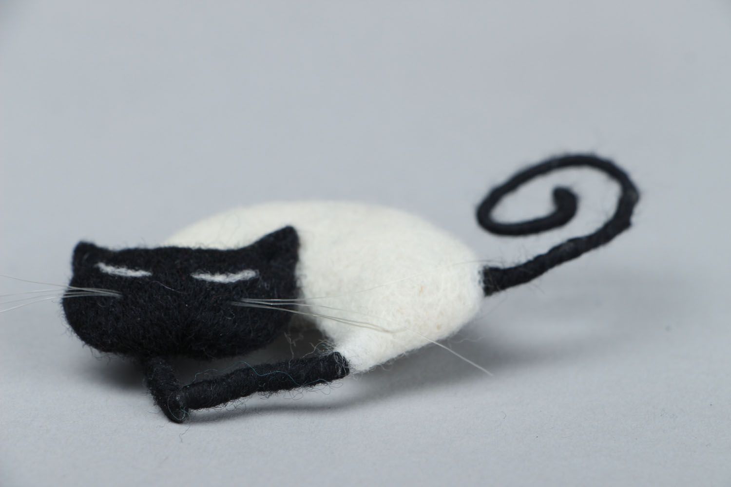 Broche de lã feltrado gato siamês foto 3