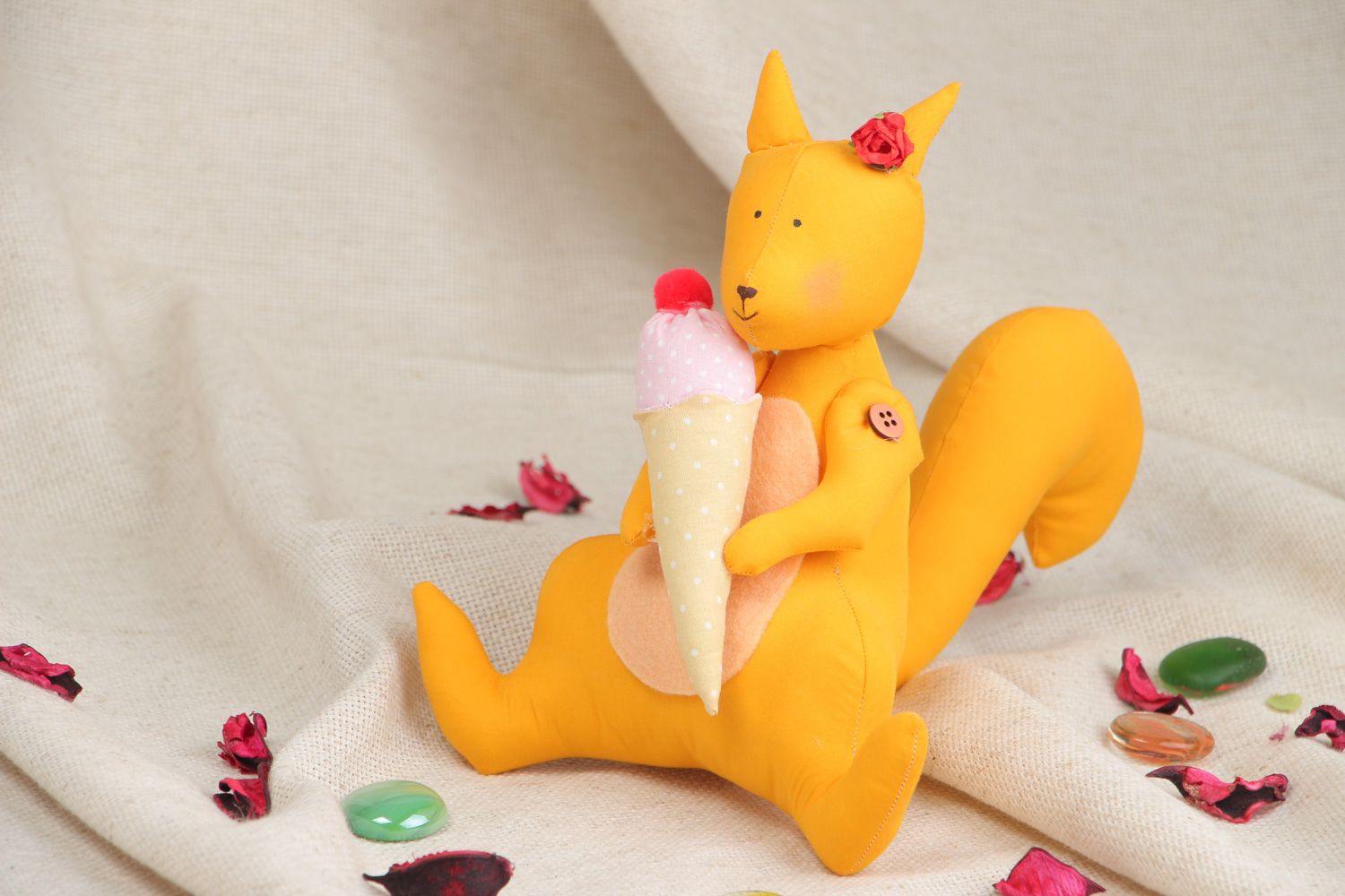 Joli jouet mou Écureuil jaune tissus naturels original fait main pour enfant photo 5