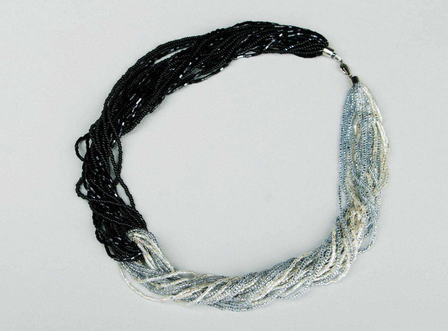 Halskette aus japanischen Glasperlen  foto 3
