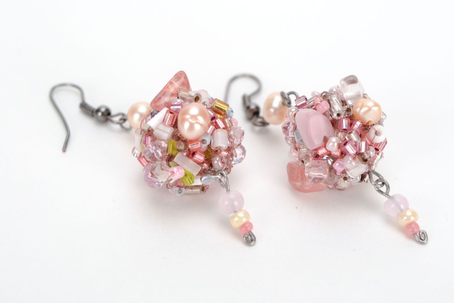 Boucles d'oreilles roses avec améthyste et jais  photo 4