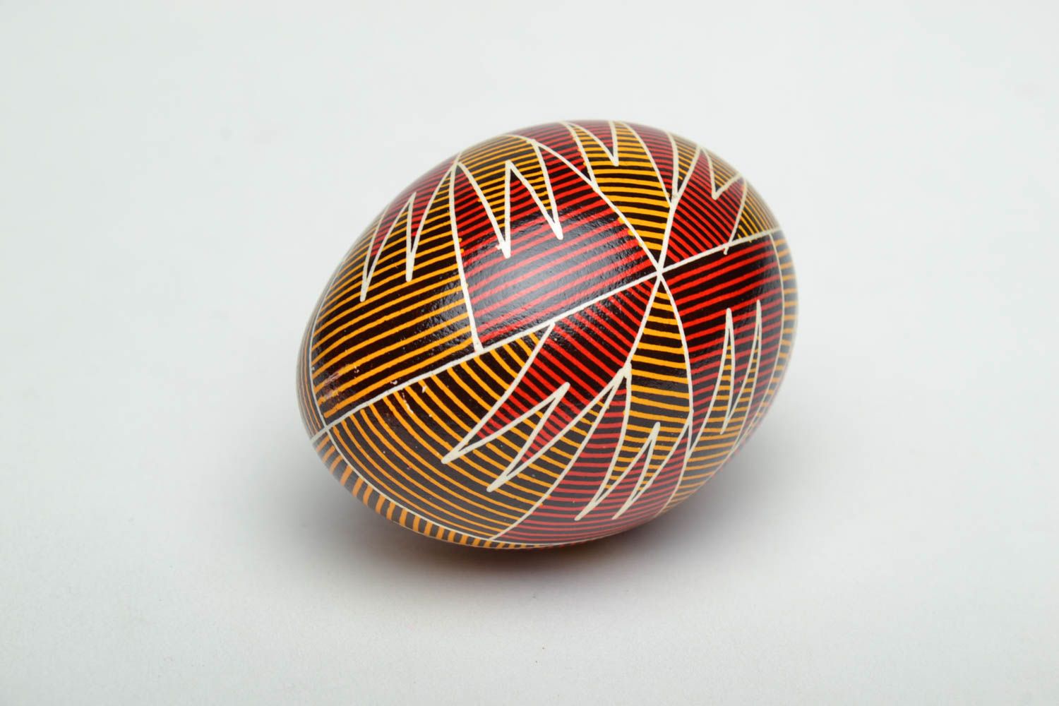 Huevo de Pascua decorado con tintes anilinas foto 4