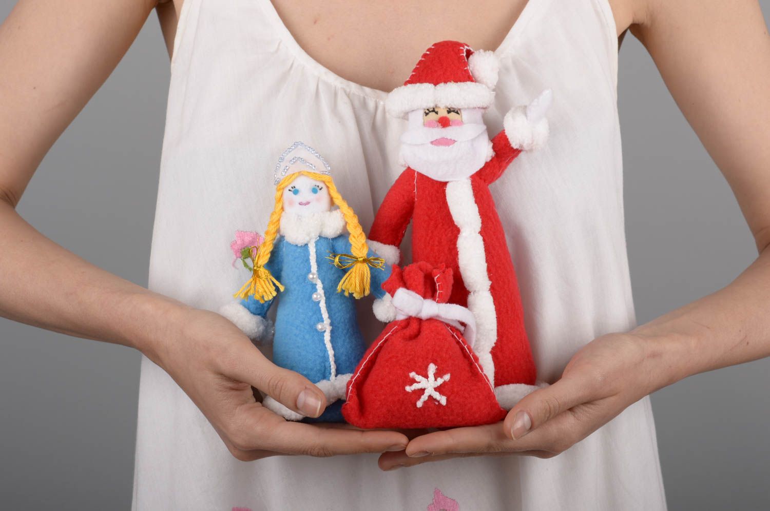 Juguetes hechos a mano de telas e hilos decoración navideña regalo para niños foto 5