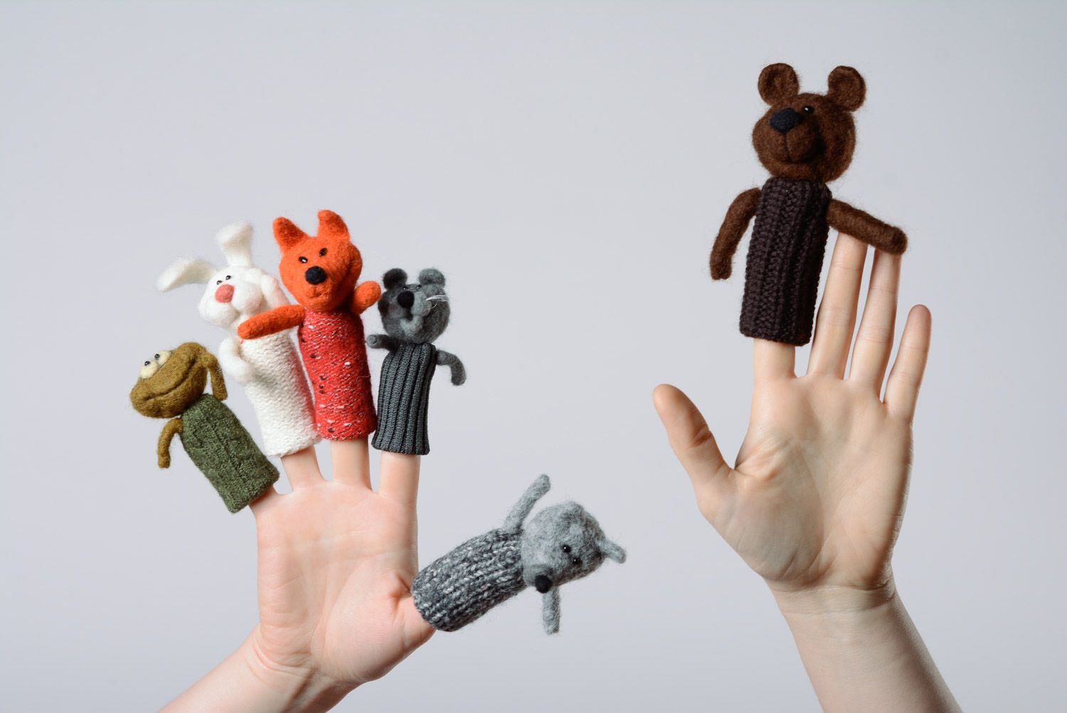 Handmade Finger Theater Set aus 6 Spielzeugen aus Wolle in Filzen Technik für Kinder foto 1