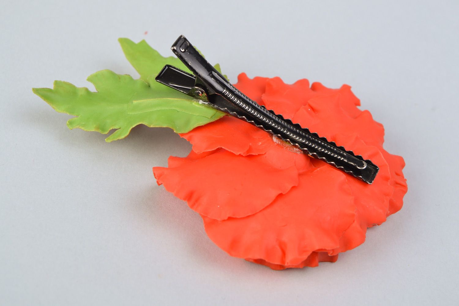 Pince à cheveux bec grande fleur pavot rouge fait main en pâte polymère photo 4