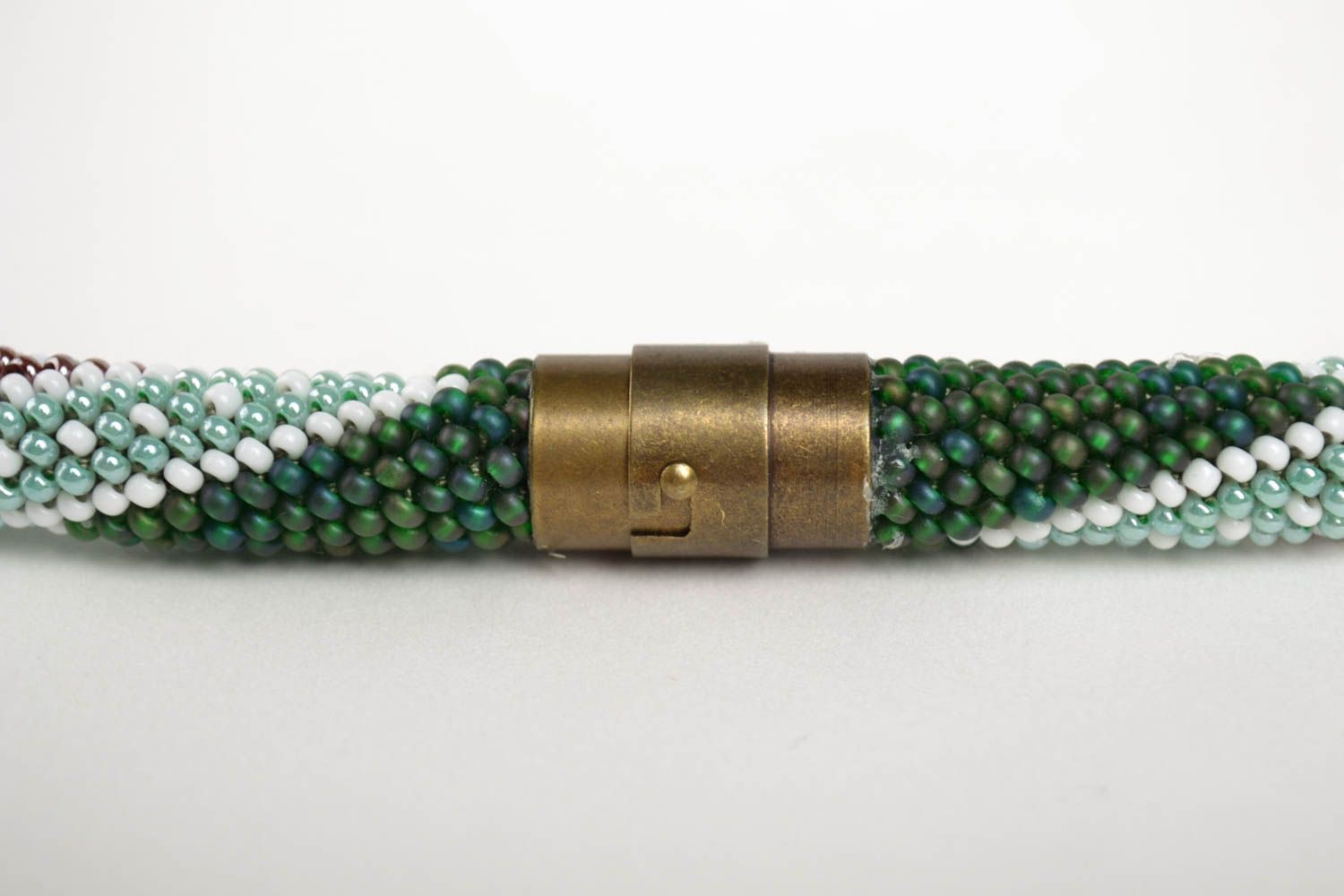 Handmade Halskette für Frauen Rocailles Kette Frauen Accessoire Grün mit Muster foto 3