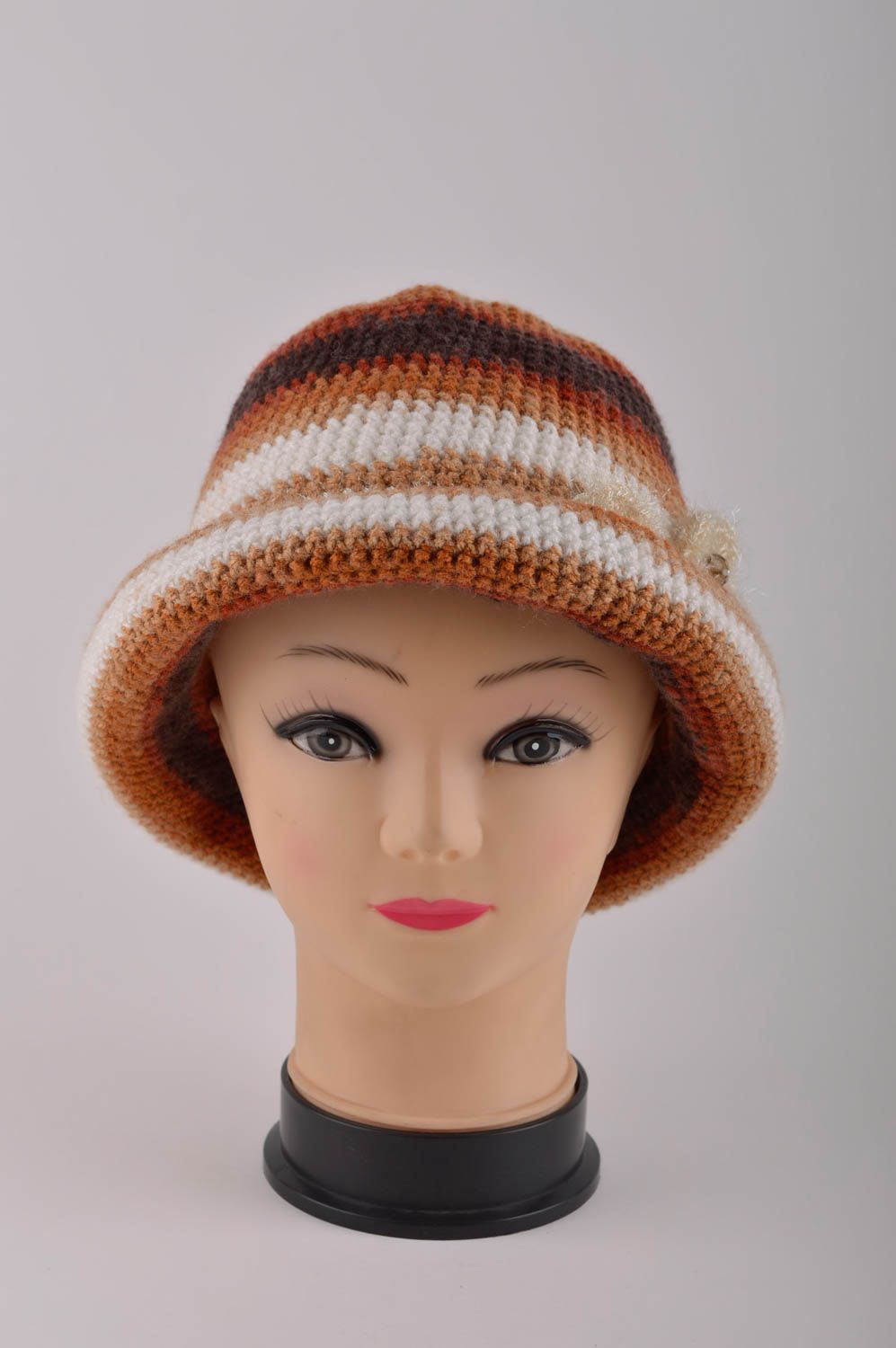 Вязаная шляпа ручной работы зимняя шапка красивая вязаная шапка женская стильная фото 3