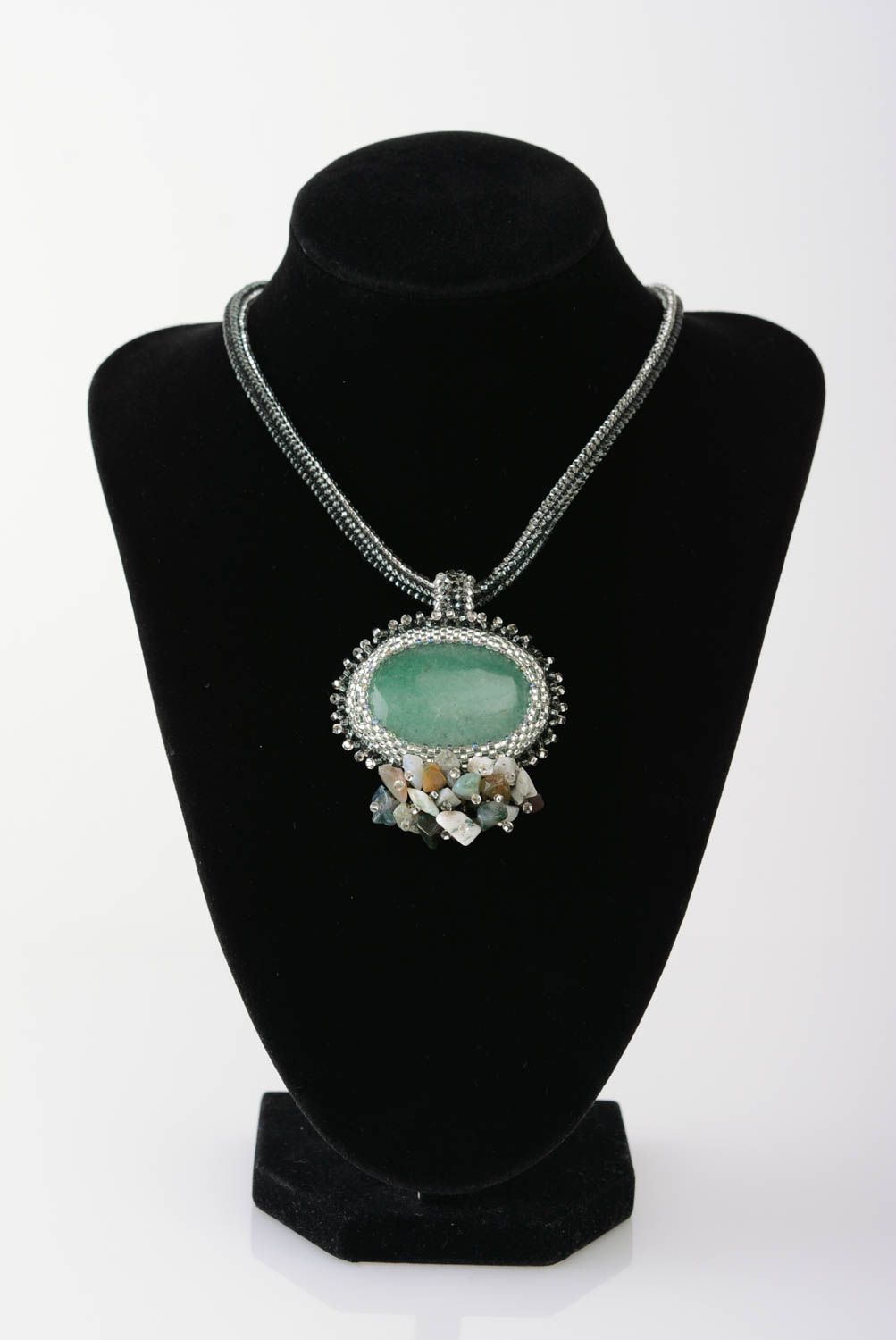 Handmade designer elegant beaded pendant necklace with natural onyx stone  photo 3