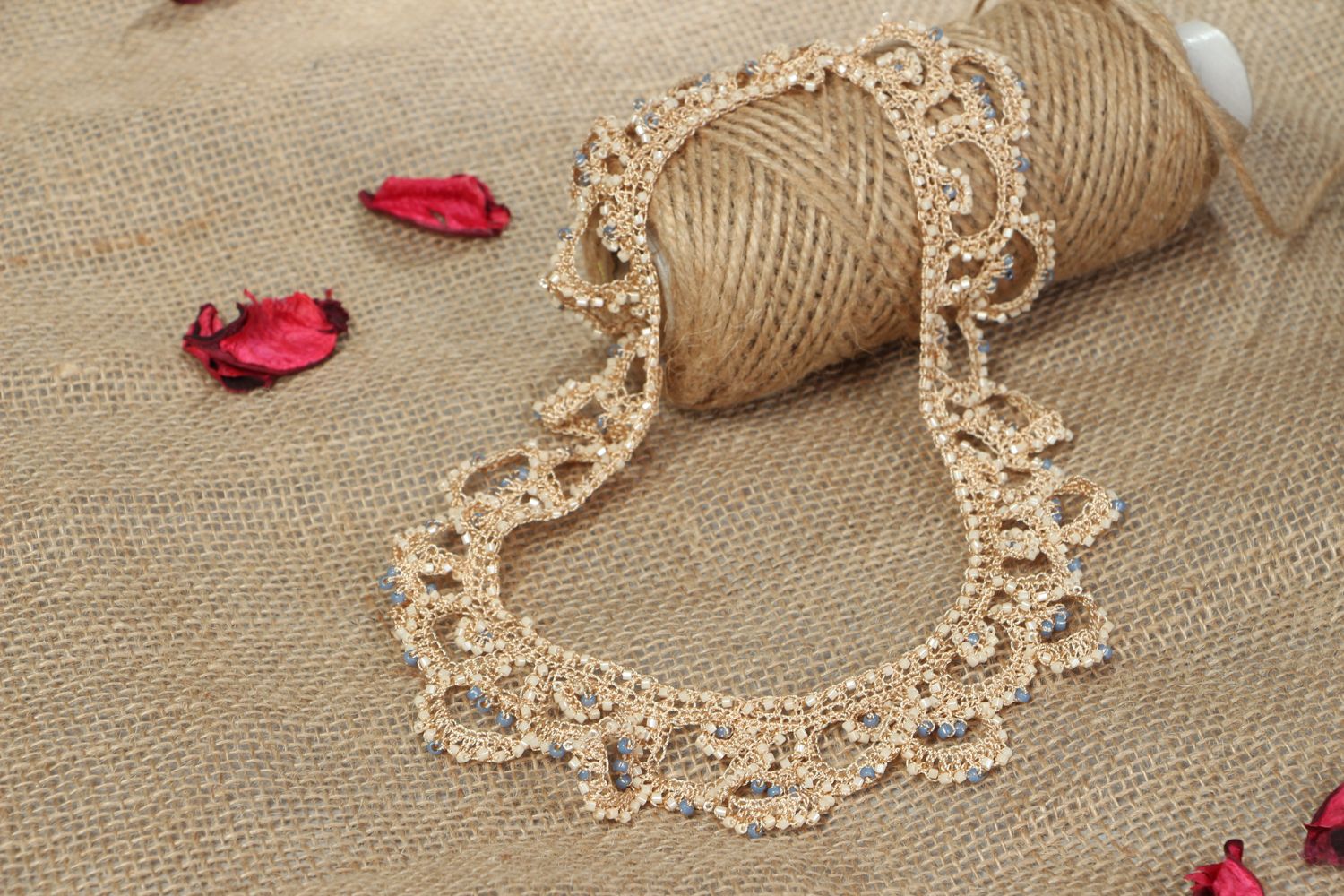 Crochet necklace with beads photo 4