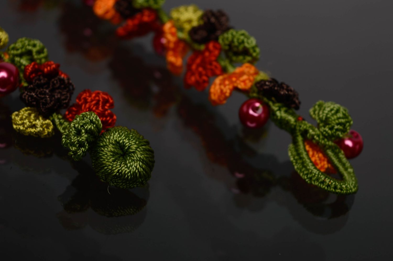 Collier tricoté de fils fait main floral photo 4