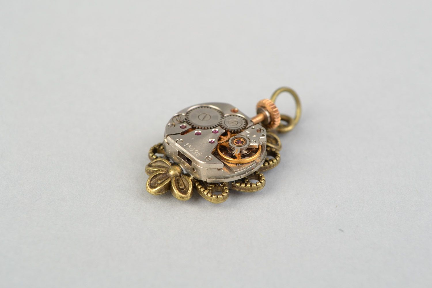Pendentif en métal fait main de style steampunk vintage bijou pour femme photo 4