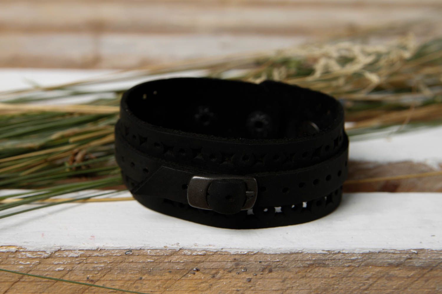 Bracelet cuir Bijou fait main large noir design Accessoire en cuir original photo 1