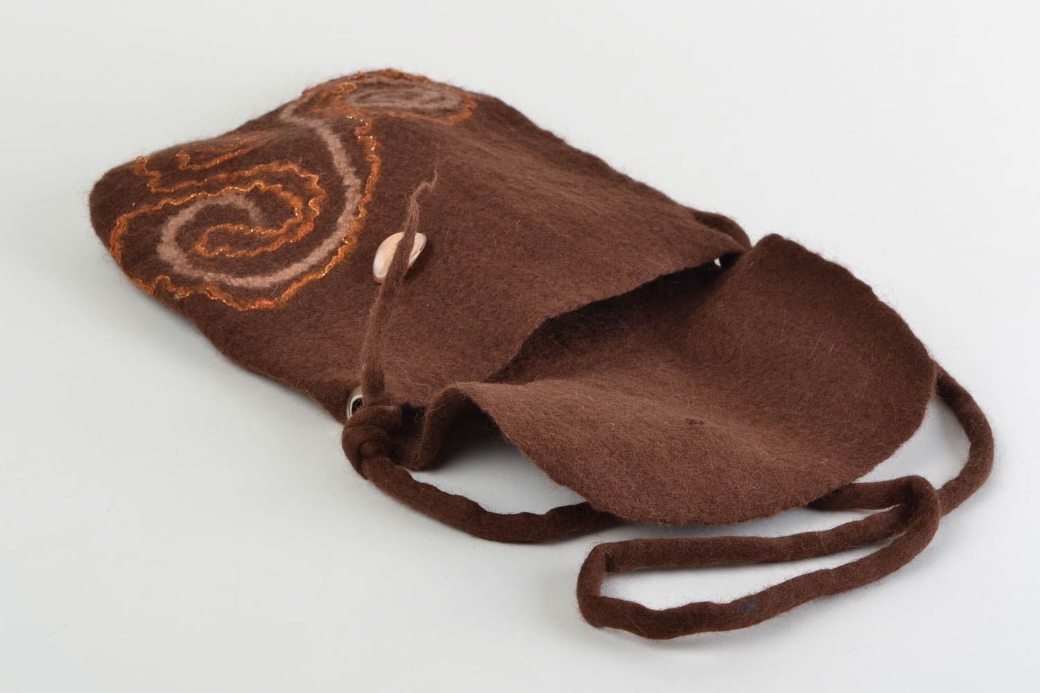 Bolso de lana natural marrón con correa larga en técnica de fieltro húmedo hecho a mano foto 4