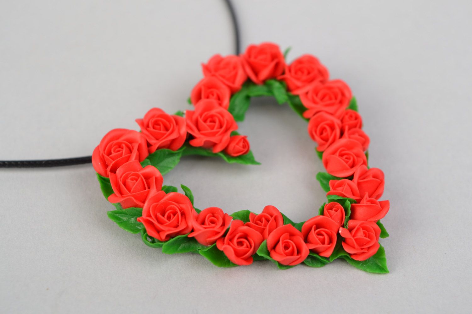 Damen Anhänger aus Polymer Ton Herz mit Blumen in Rot handmade originell foto 5