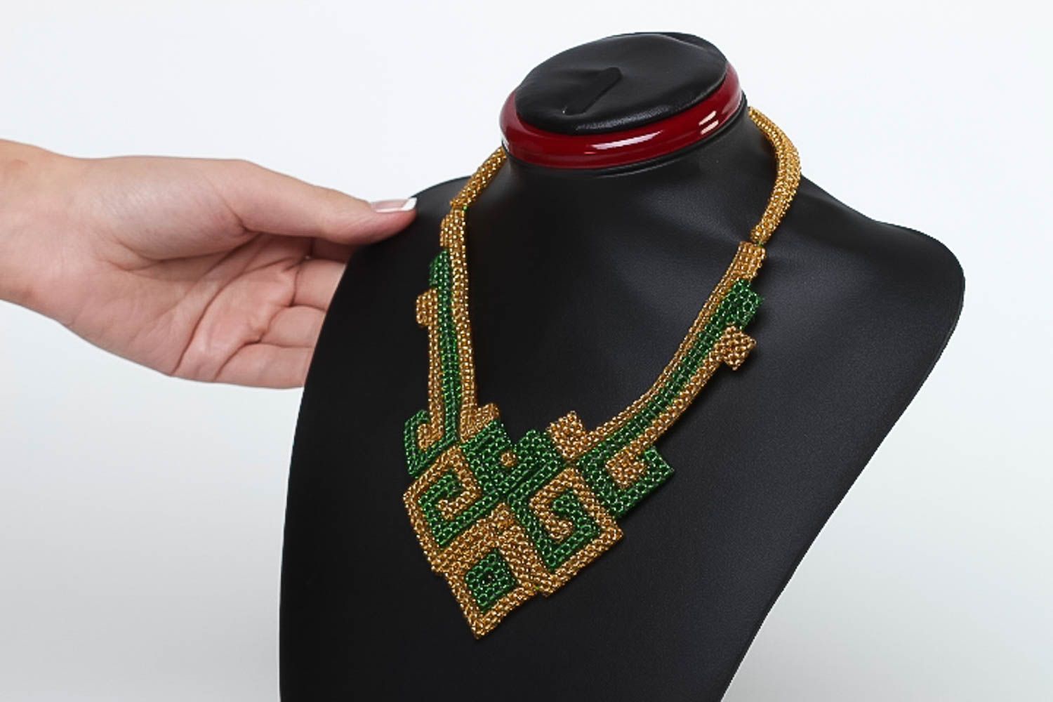 Бижутерия ручной работы ожерелье из бисера авторское колье из бисера Изумруд фото 5