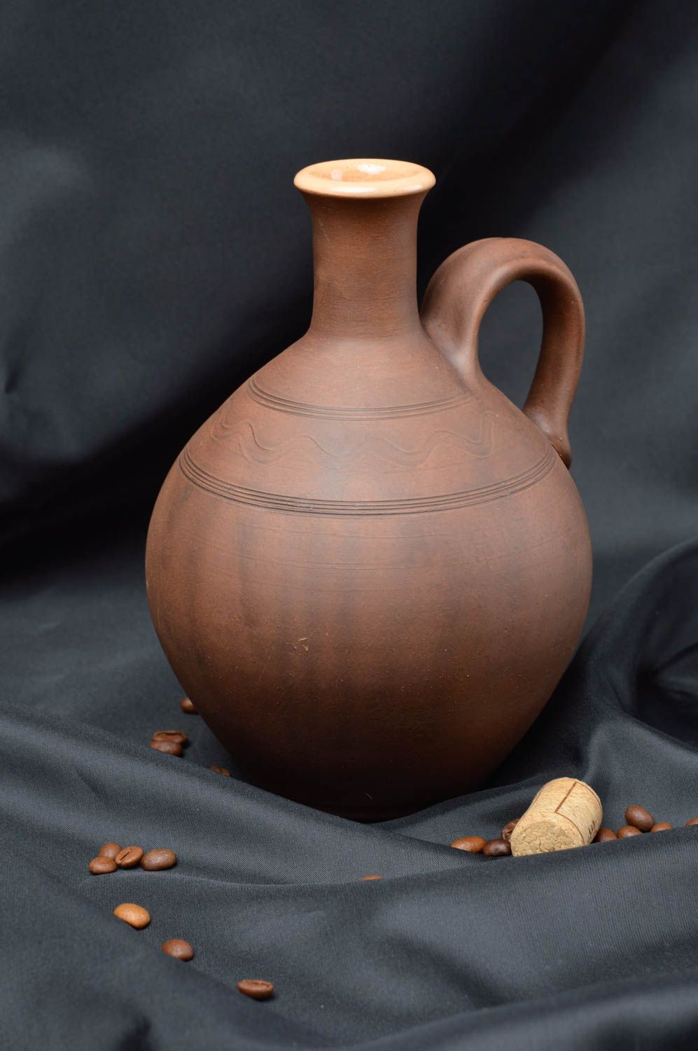 Cruche avec anse en argile faite main marron design élégant à vin et lait 1.1 l photo 5
