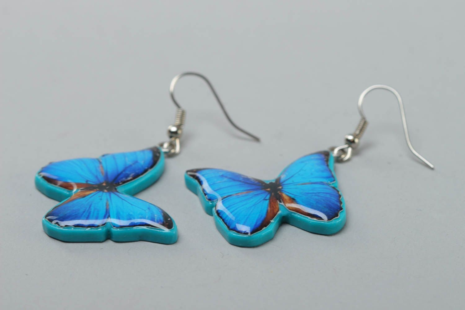 Designer handmade stylish glassy glaze earrings made of polymer clay Butterflies photo 3