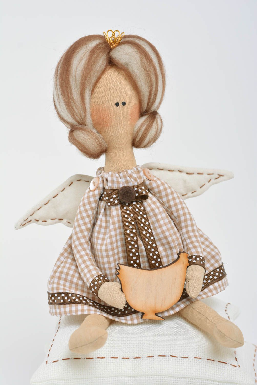 Мягкая игрушка ручной работы принцесса на горошине из льна и хлопка для декора фото 2