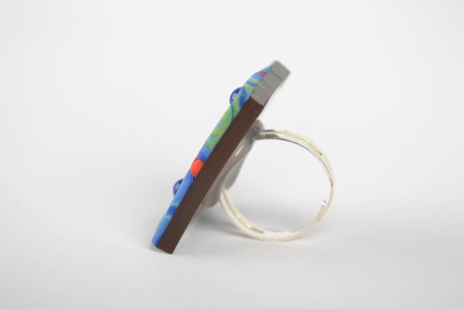 Квадратное кольцо из полимерной глины ручной работы оригинальное красочное фото 5