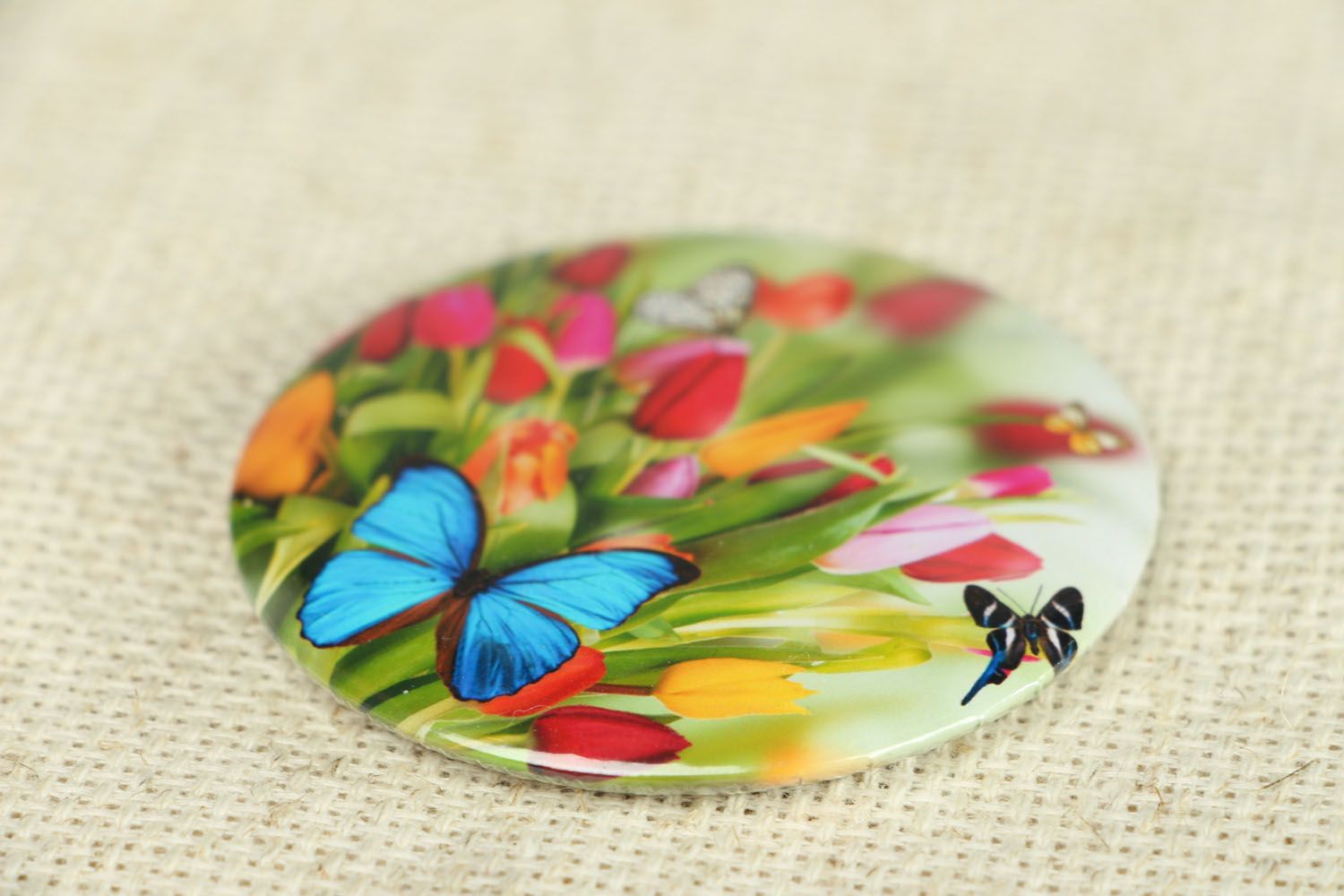 Pocket mirror for women with tulips photo 2