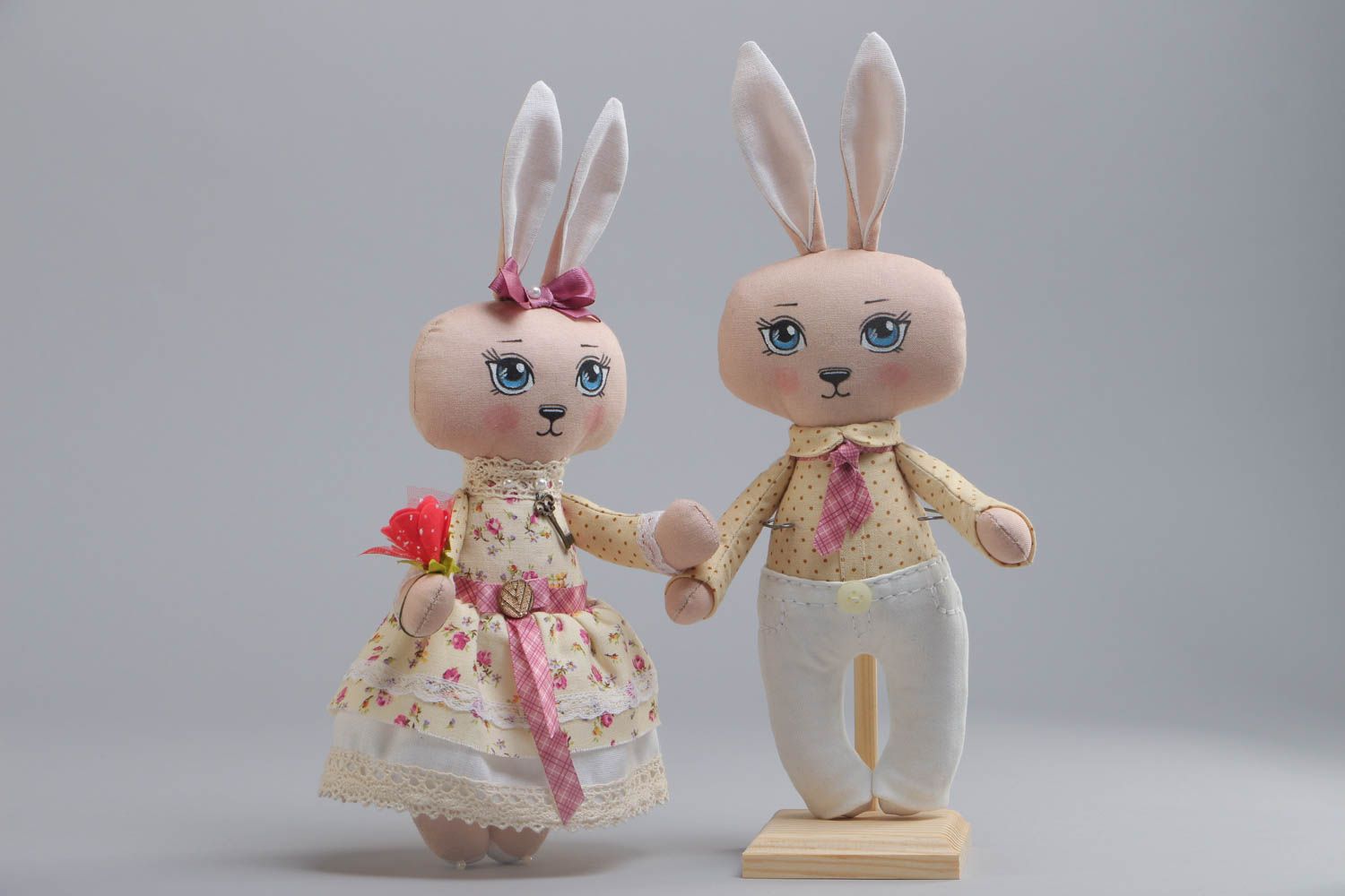 Muñecos de peluche hechos a mano textiles conejos 2 piezas bonitos conjunto foto 2