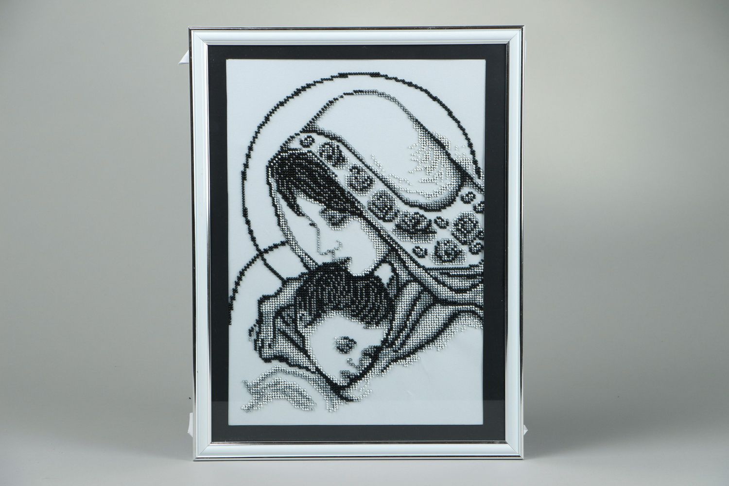 Tableau brodé Vierge à l'Enfant blanc et noir photo 4