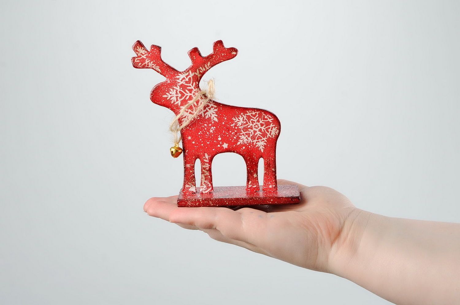 Figurine of a deer with decoupage photo 5