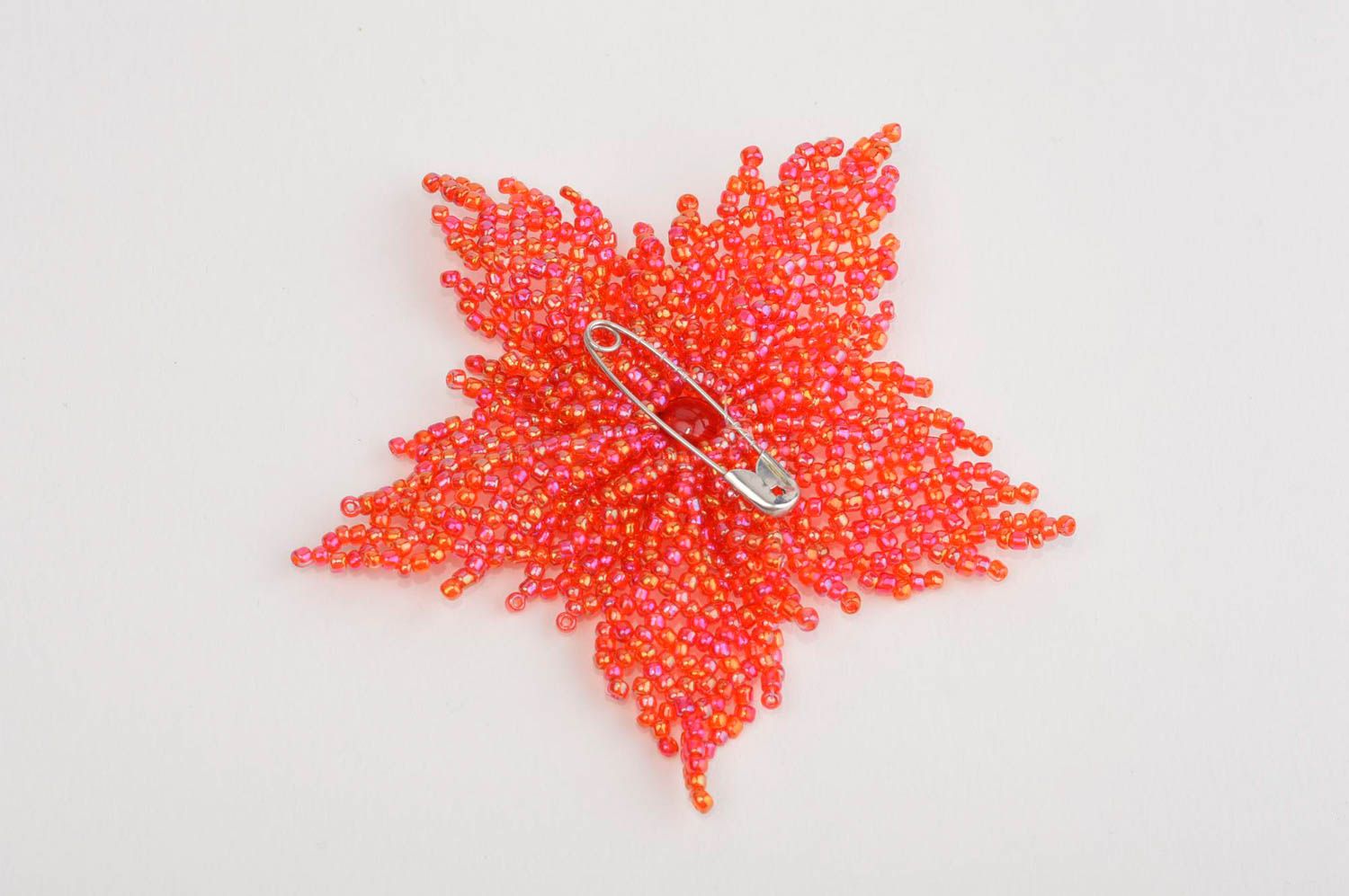 Красная брошь ручной работы брошь из бисера женская брошь в виде цветка фото 3