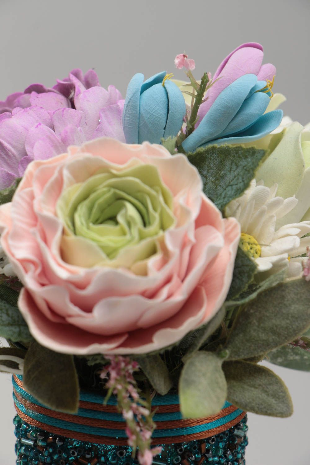 Цветы из полимерной глины ручной работы красивые пионы и розы оригинальные для декора фото 4