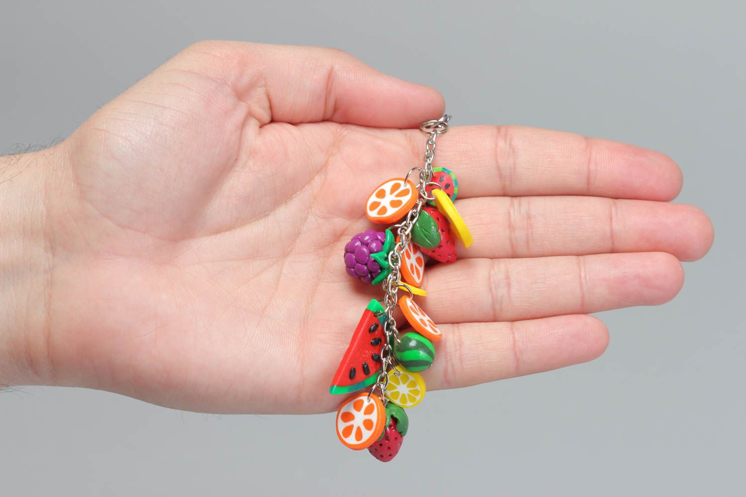 Llavero artesanal accesorio para llaves regalo original multicolor con bayas  foto 4