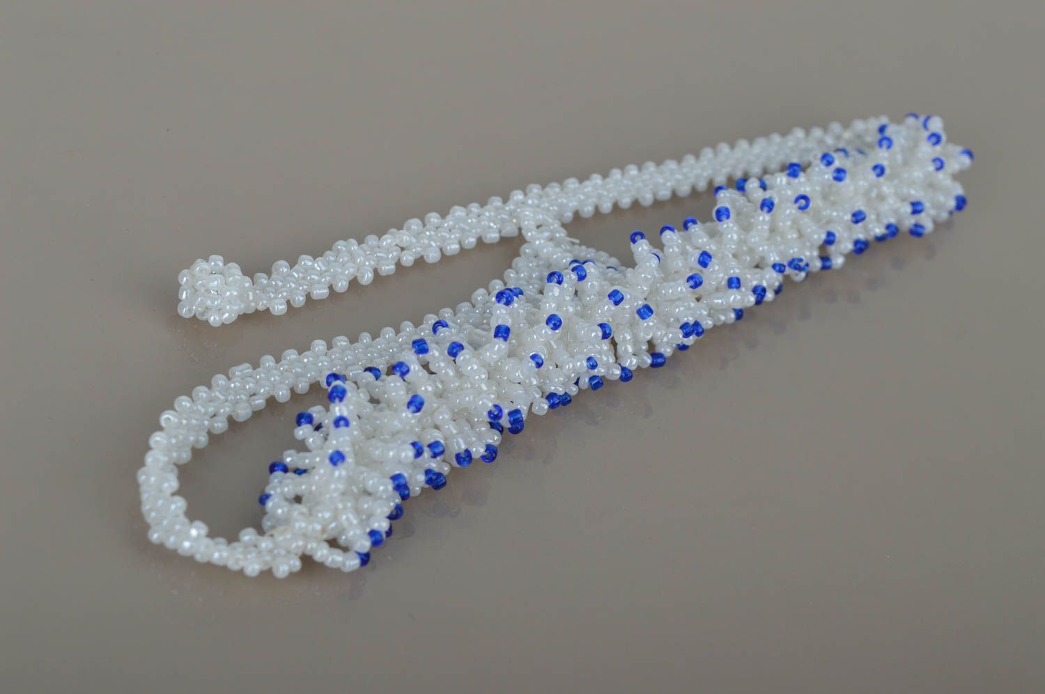 Украшение ручной работы колье из бисера белое ожерелье из бисера Снеговик фото 3