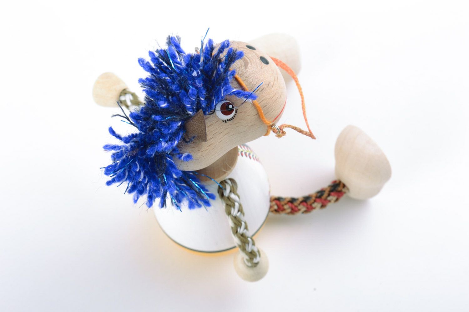 Деревянная эко игрушка лошадка расписная с синей гривой маленькая ручной работы фото 5