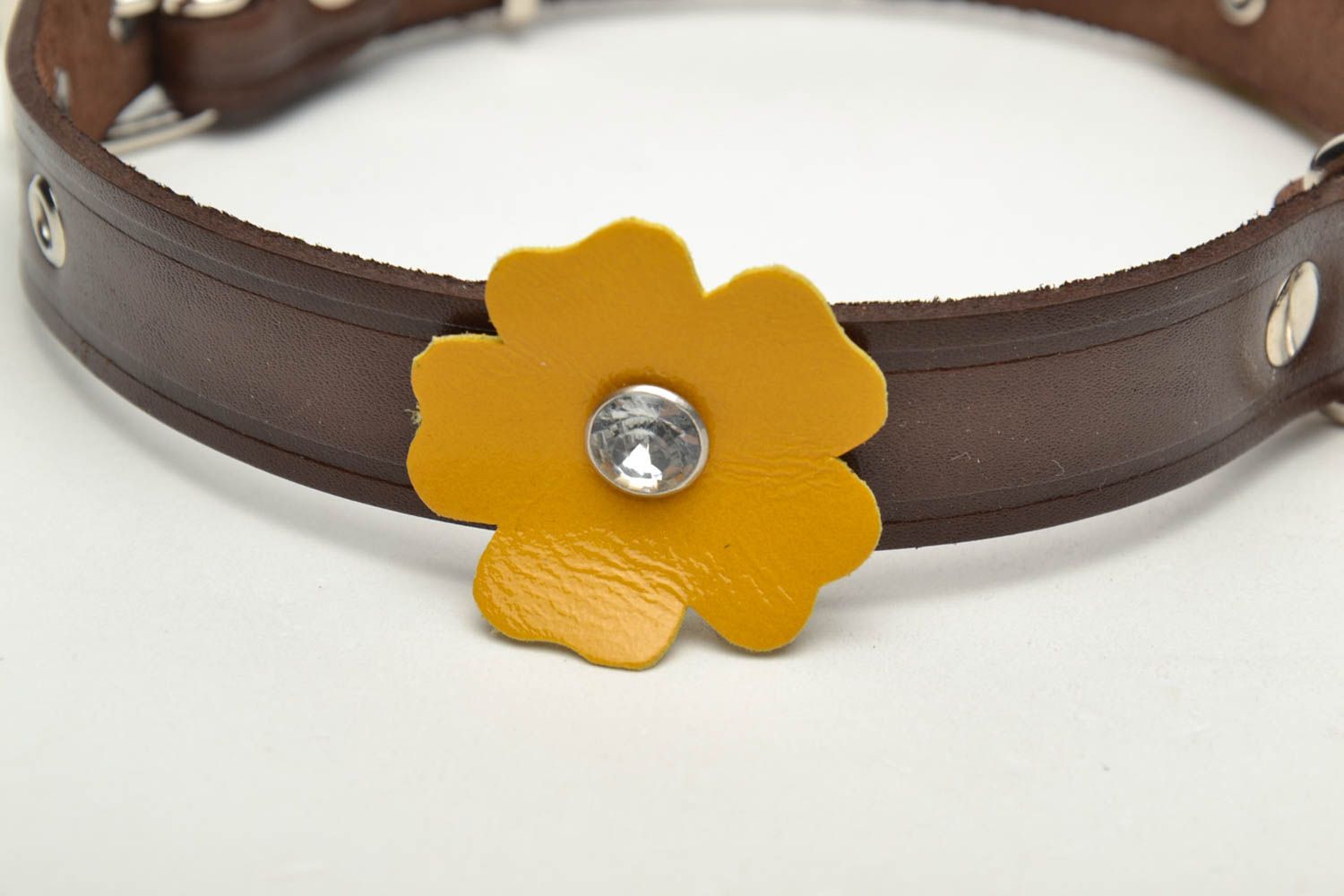 Leather collar with flowers photo 3