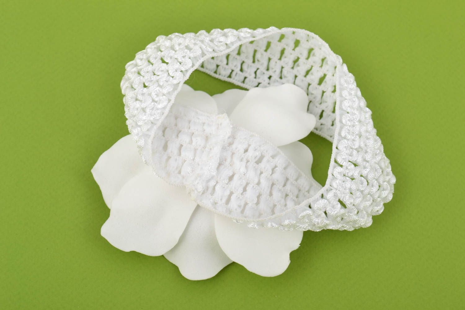 Haarband mit Blume handgemachter Schmuck Accessoire für Haare in Weiß foto 7