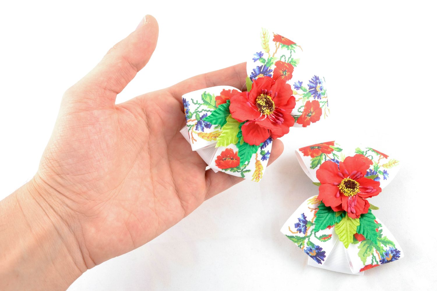 Haarnadel Schleife aus Ripsbändern mit Blumen foto 1