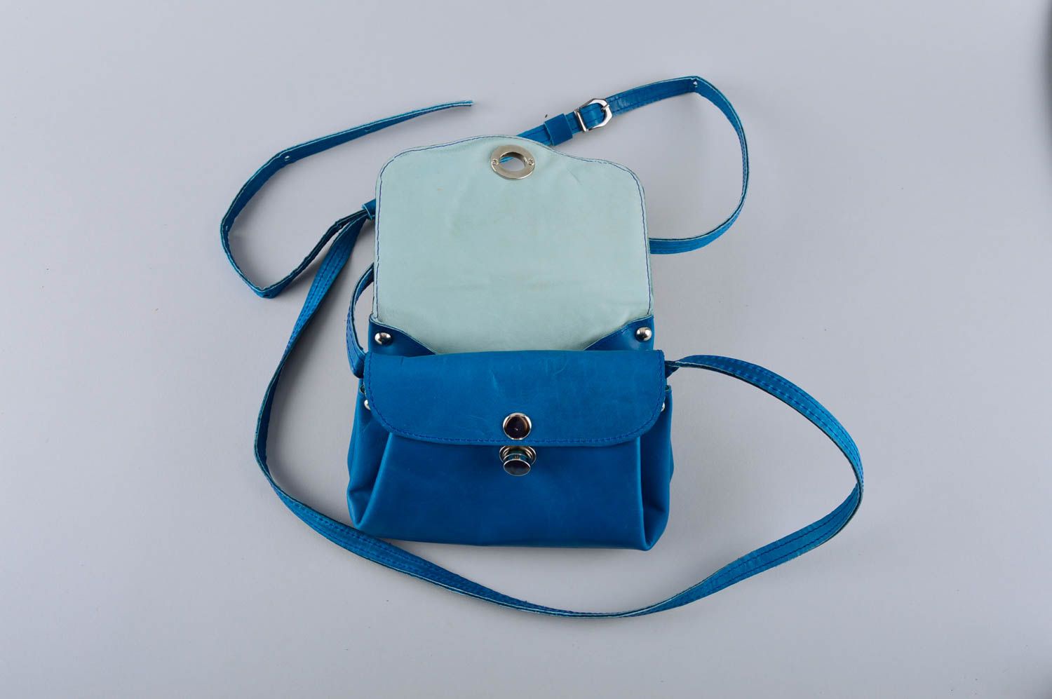 Handmade blaue Damen Ledertasche Accessoire für Frauen kleine Umhängetasche foto 3