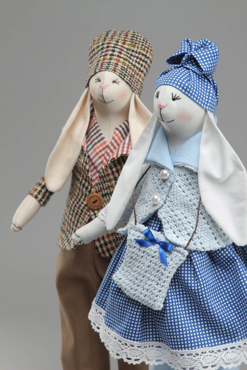 Jouets mous faits main en tissu Couple de lapins décor sympa pour intérieur photo 2