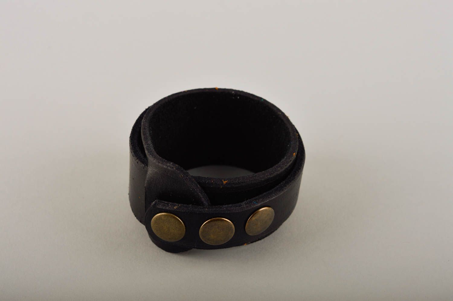 Bracelet cuir Bijoux fait main Accessoires cuir pour hommes et femmes design photo 2