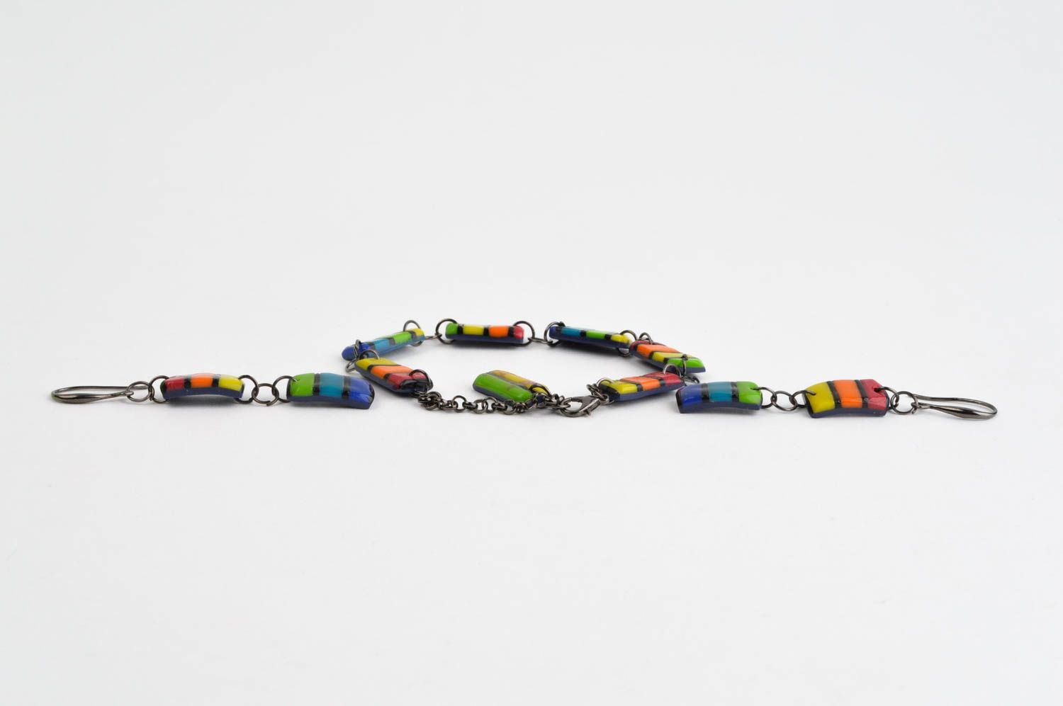 Комплект украшений ручной работы цветные серьги длинные браслет на руку фото 2