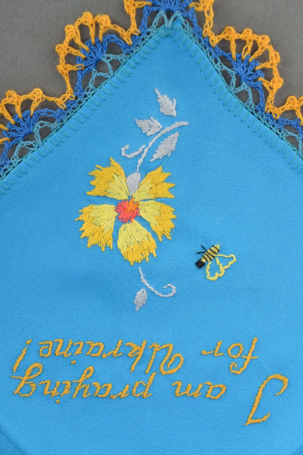 Handkerchief with satin stitch embroidery photo 4